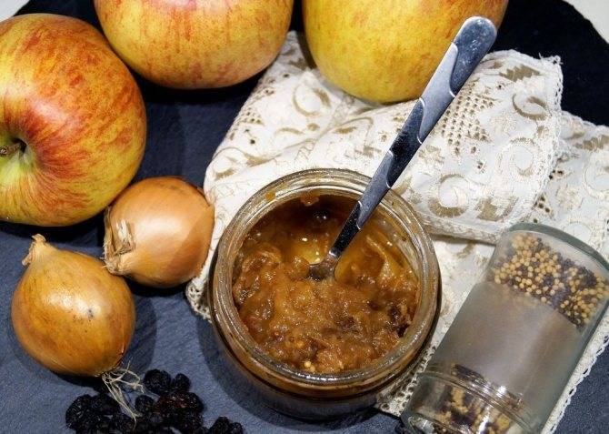 Пошаговый рецепт яблочного варенья с добавлением орехов
