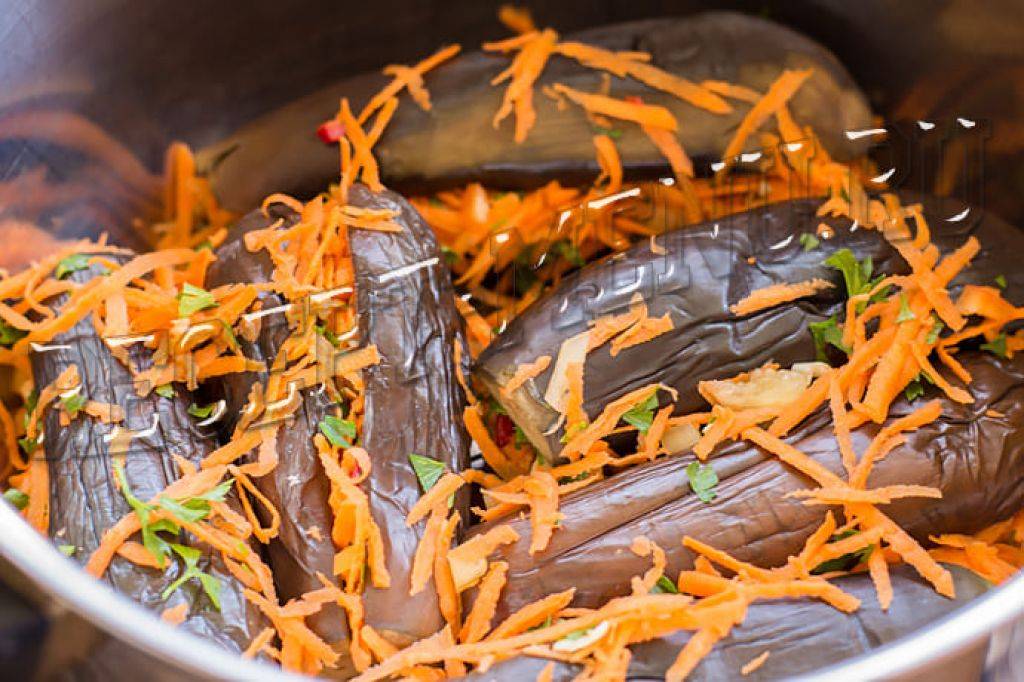 Рецепты заготовок квашеных баклажанов с морковью, чесноком и зеленью на зиму