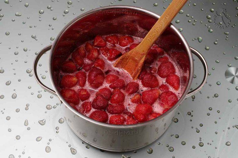 Варенье из клубники на зиму - густое и с целыми ягодами (8 фото рецептов)