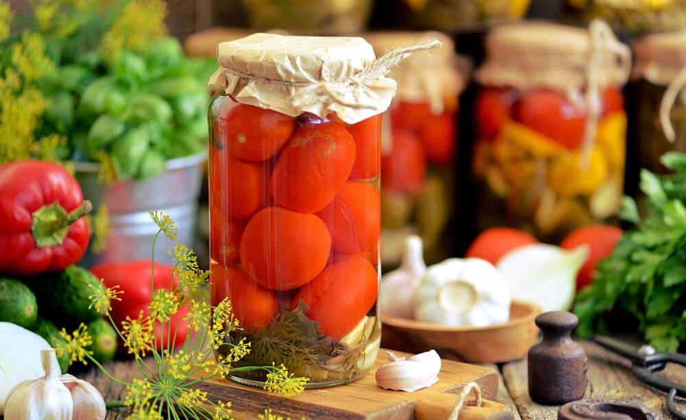 11 лучших рецептов приготовления помидоров дольками на зиму