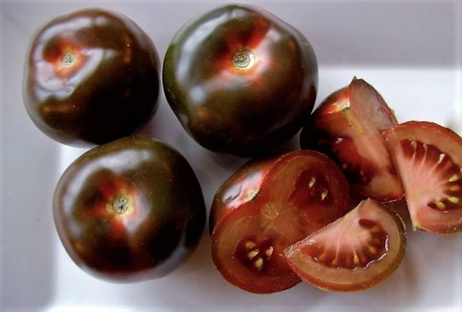 Томат кумато – среднеспелый черный помидор с отменными вкусовыми характеристиками