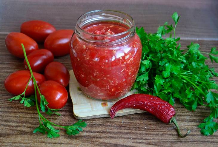 Аджика из помидор и чеснока – классические рецепты самой вкусной домашней аджики