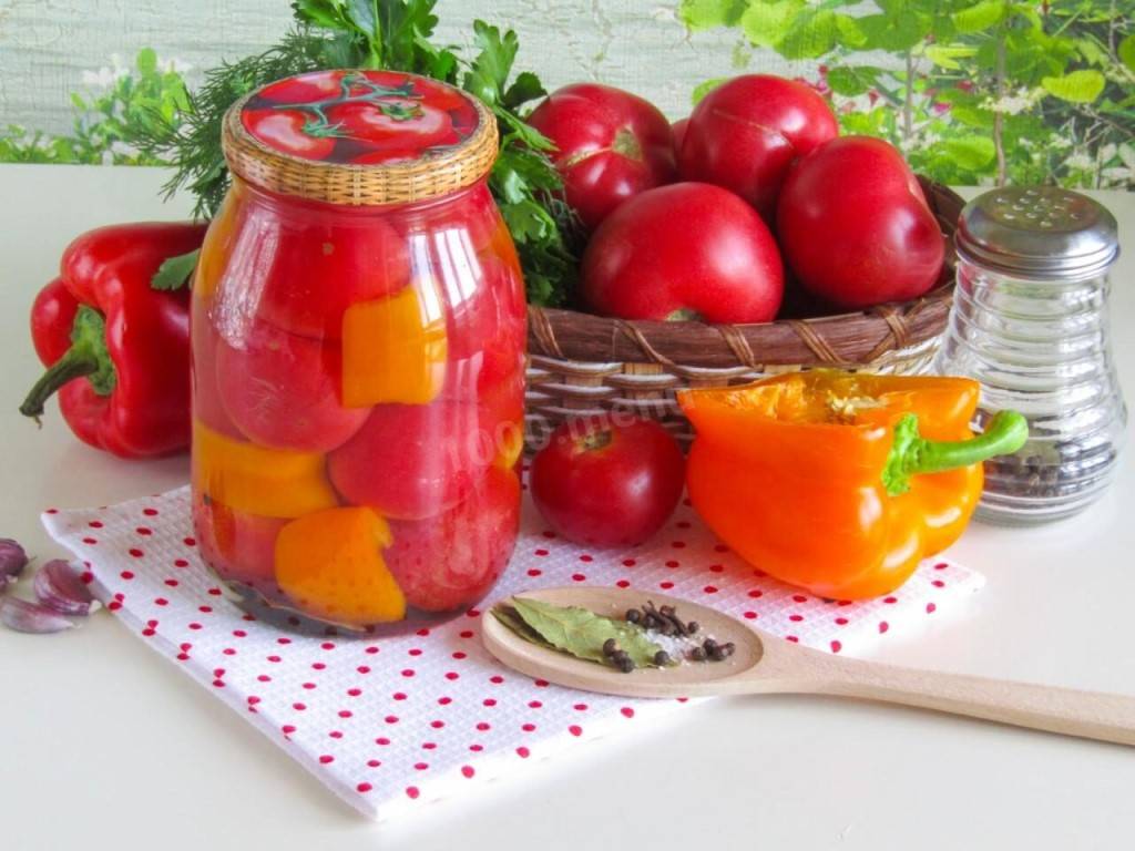 Как быстро и вкусно приготовить вкусный домашний томат из помидоров на зиму: самый простой и быстрый рецепт