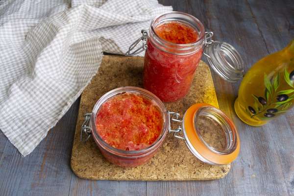Как сделать «огонек» из помидоров на зиму: топ-7 рецептов