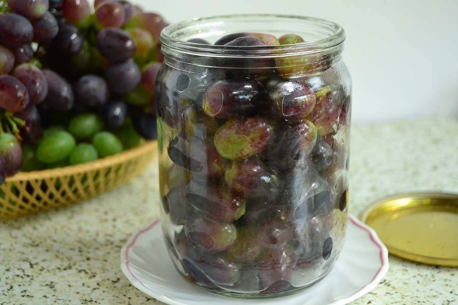 ТОП 2 рецепта консервированного винограда в сиропе на зиму